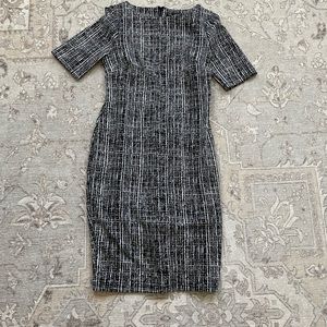 Textured bodycon maternity dress